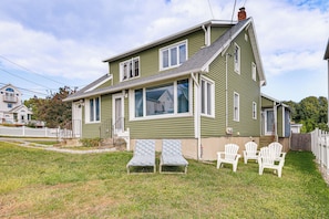 Apartment (2 Bedrooms) | Interior - Beachfront, Dog-friendly Milford Getaway w/ Yard! (Milford)