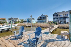 Front of property - Private Hot Tub & Dock: North Topsail Beach Home (Sneads Ferry)