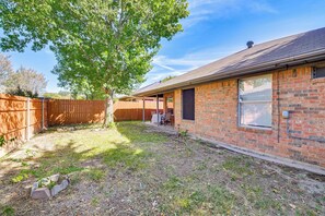House (2 Bedrooms) | Interior - < 1 Mi to Historic Dtwn: Home w/ Yard in Mckinney (McKinney)