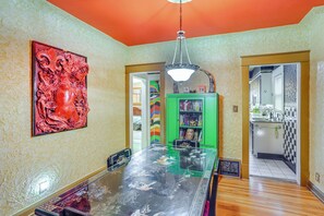 Interior - 3 Mi to Dtwn: Unique Toledo Retreat (Toledo)