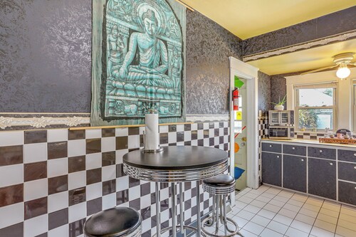 3 Mi to Dtwn: Unique Toledo Retreat