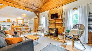 House (2 Bedrooms) | Front of property