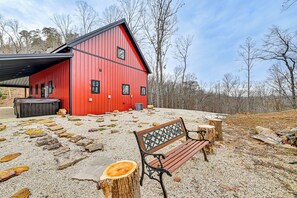 House (2 Bedrooms) | Interior - Hike & Climb: Pet-friendly Red River Gorge Cabin! (Beattyville)