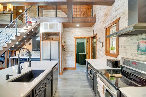 House (2 Bedrooms) | Interior - Hike & Climb: Pet-friendly Red River Gorge Cabin! (Beattyville)