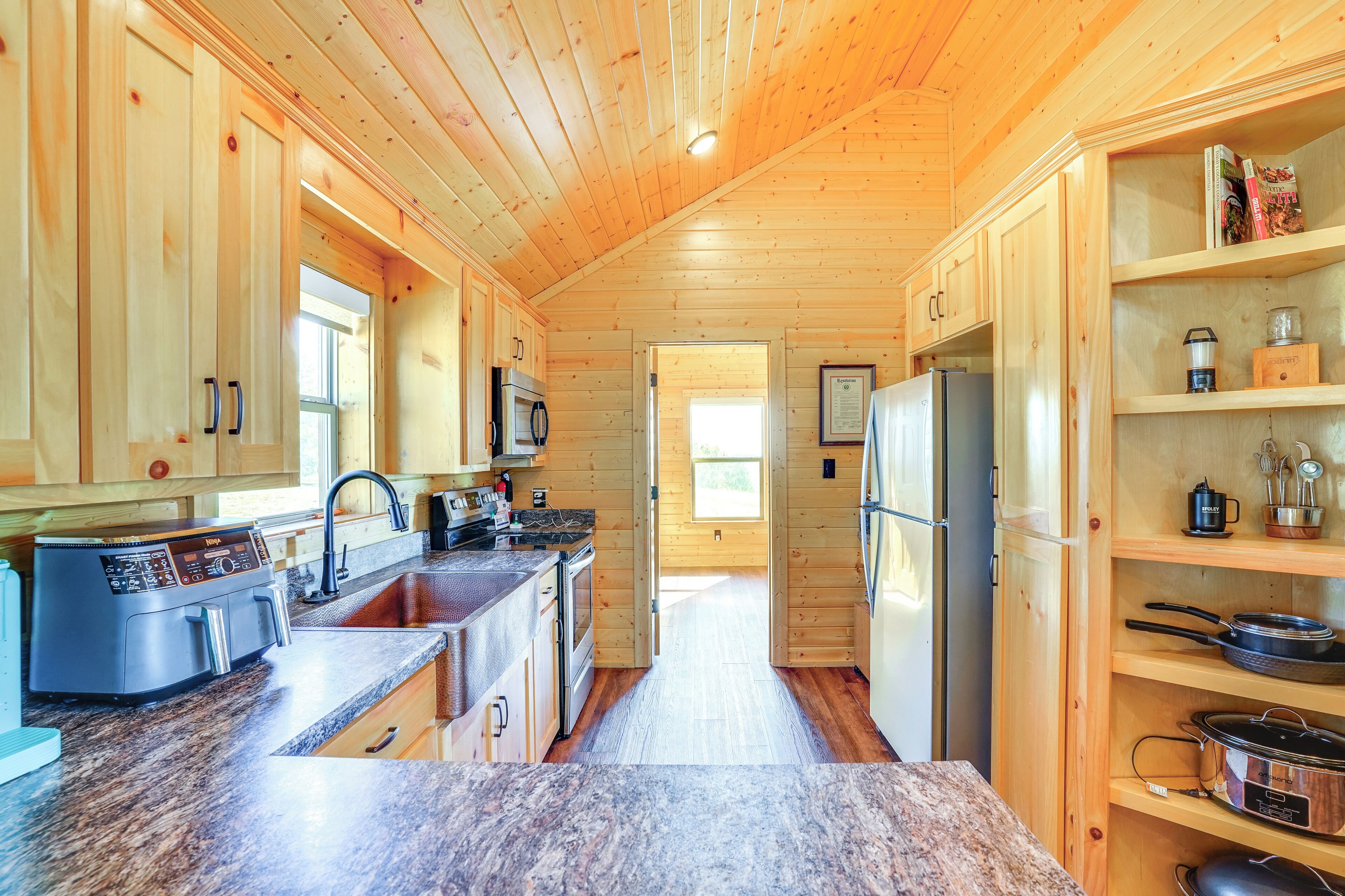 House (2 Bedrooms) | Interior