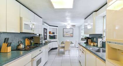 Tranquil & Pet-friendly Estate on Long Island!