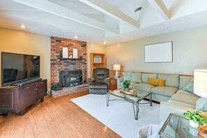 House (4 Bedrooms) | Interior - Tranquil & Pet-friendly Estate on Long Island! (Hauppauge)