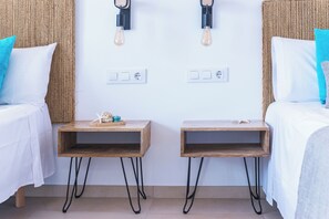 1 bedroom, iron/ironing board, WiFi, bed sheets - Cozy 1Bedroom Triple with Balcony and Side Sea View, AC, BBQ, Pool, Beach (Pineda de Mar)