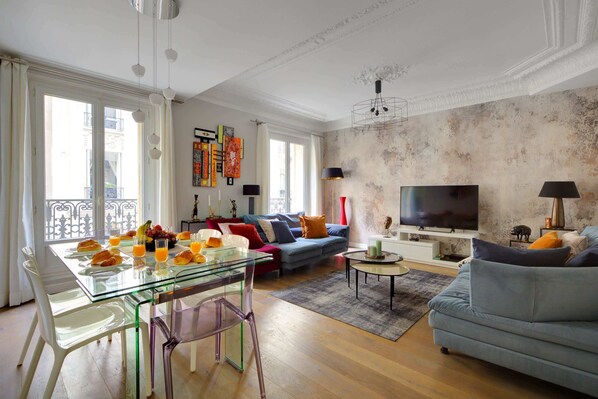 Smart TV, offices