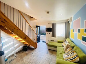 Living area - 1 Bedroom Flat (Cambridge)