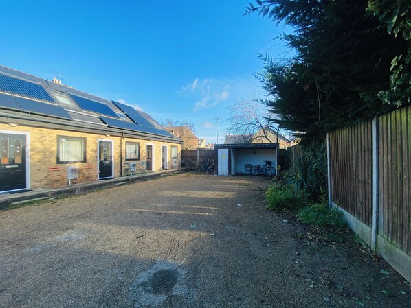 Exterior - 1 Bedroom Flat (Cambridge)