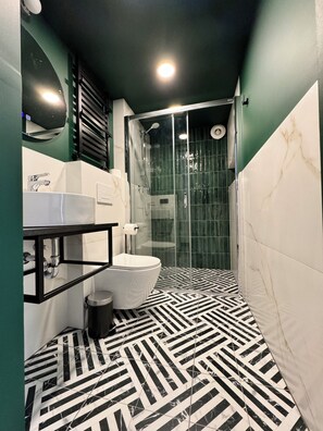 標準開放式客房 | 浴室 | 淋浴設備、吹風機、浴室地暖系統、毛巾