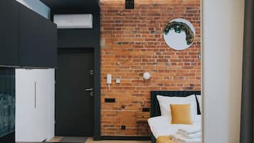 Superior Studio | Blackout drapes, iron/ironing board, free WiFi, bed sheets