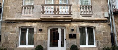 Fachada de la propiedad