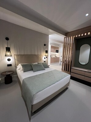 Superior Double Room, 1 Bedroom, City View | Memory-foam beds, laptop workspace, soundproofing, free WiFi - INTRAMUROS Quiet Apartments (Muros)