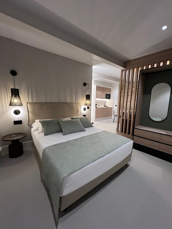 Superior Double Room, 1 Bedroom, City View | Memory foam beds, laptop workspace, soundproofing, free WiFi - INTRAMUROS Quiet Apartments (Muros)