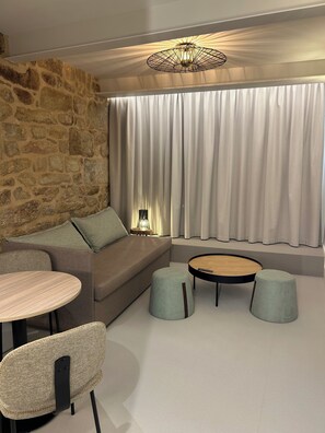 Superior Double Room, 1 Bedroom | Living area