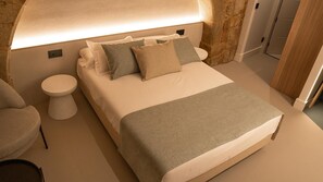Superior-Suite, 1 Queen-Bett, Stadtblick | Betten mit Memory-Foam-Matratzen, laptopgeeigneter Arbeitsplatz