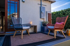 Terrace/patio - Minutes from Beach | Designer Furnished + Patio (Los Angeles)