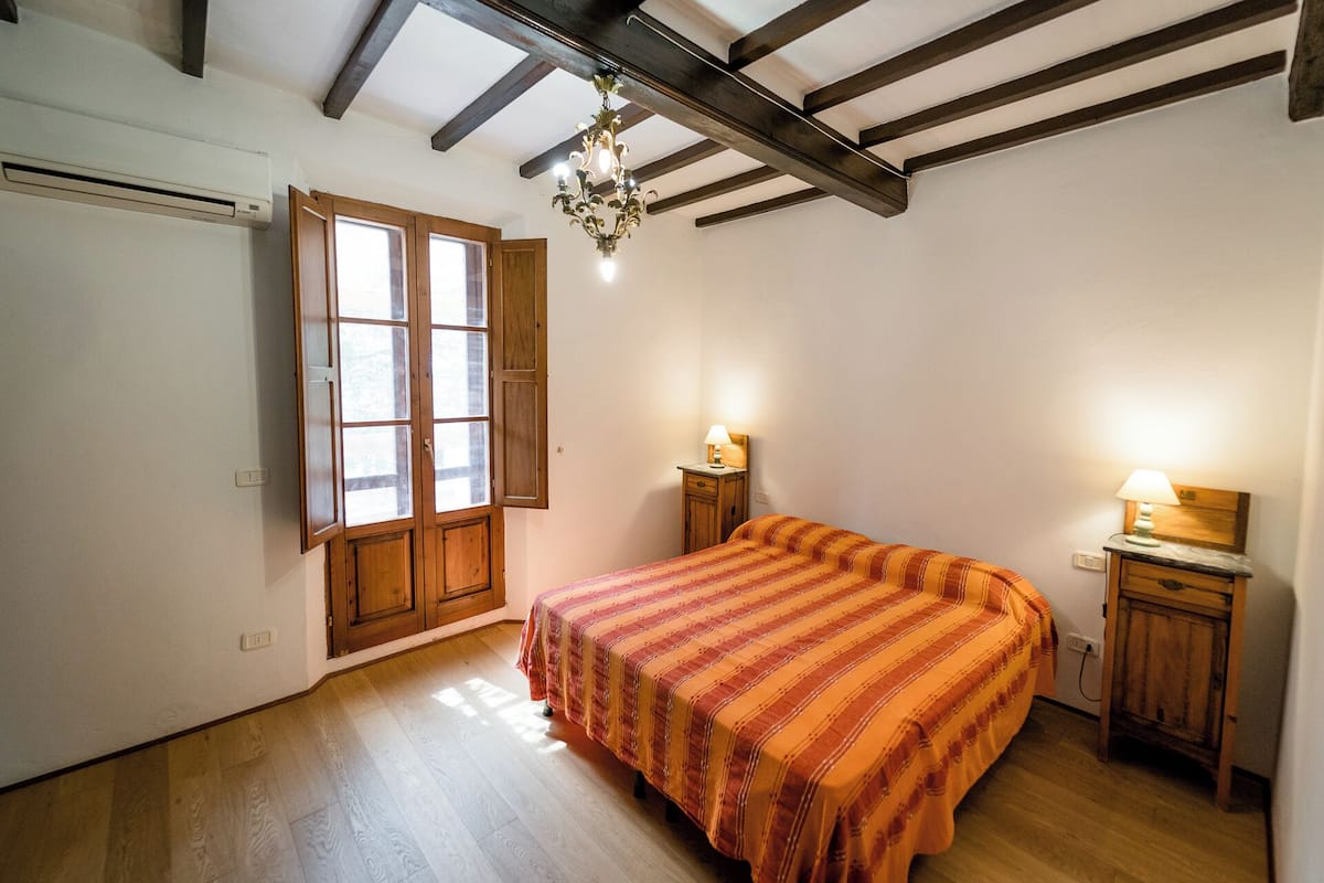 Comfort kamer, 1 queensize bed, balkon | Verduisterende gordijnen, gratis wifi, beddengoed