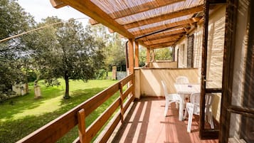 Chambre Confort, 1 grand lit, balcon | Terrasse/Patio