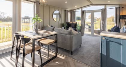 Host Stay Riverwood Ashdown Retreat