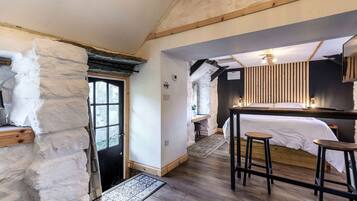 Apartment | 1 bilik tidur, meja