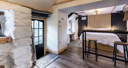 Host Stay The Hideaway
