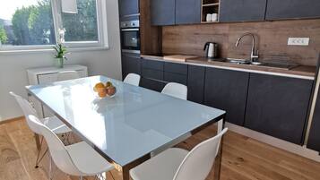 Comfort Apartment, 2 Bedrooms, City View | Private kitchen | Electric kettle, toaster