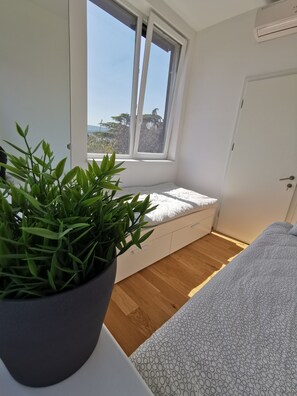 Comfort Apartment, 3 Bedrooms, City View | Free WiFi - Apartments Egis Koper (Koper)