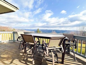 Outdoor dining - 3BR Slopeside Solitude Condominium at Okemo Mountain (Ludlow)