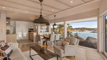 Smart-tv och eldstad