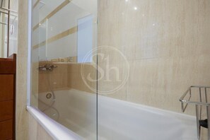 Hair dryer - Family apartment in Sarrià/Diagonal (Barcelona)