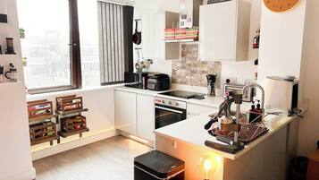 Fridge, microwave, oven, stovetop