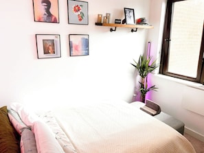 1 bedroom, iron/ironing board, WiFi, bed sheets - Fabulous, modern North London apartment (Harrow)
