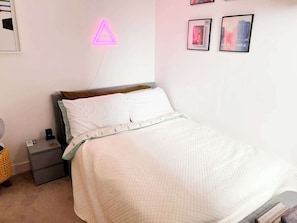 1 室のベッドルーム、アイロン / アイロン台、WiFi、ベッドシーツ