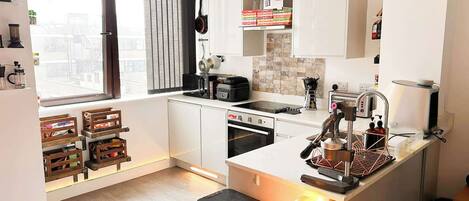 Fridge, microwave, oven, stovetop