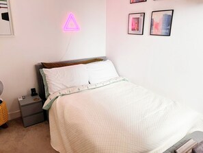 1 室のベッドルーム、アイロン / アイロン台、WiFi、ベッドシーツ