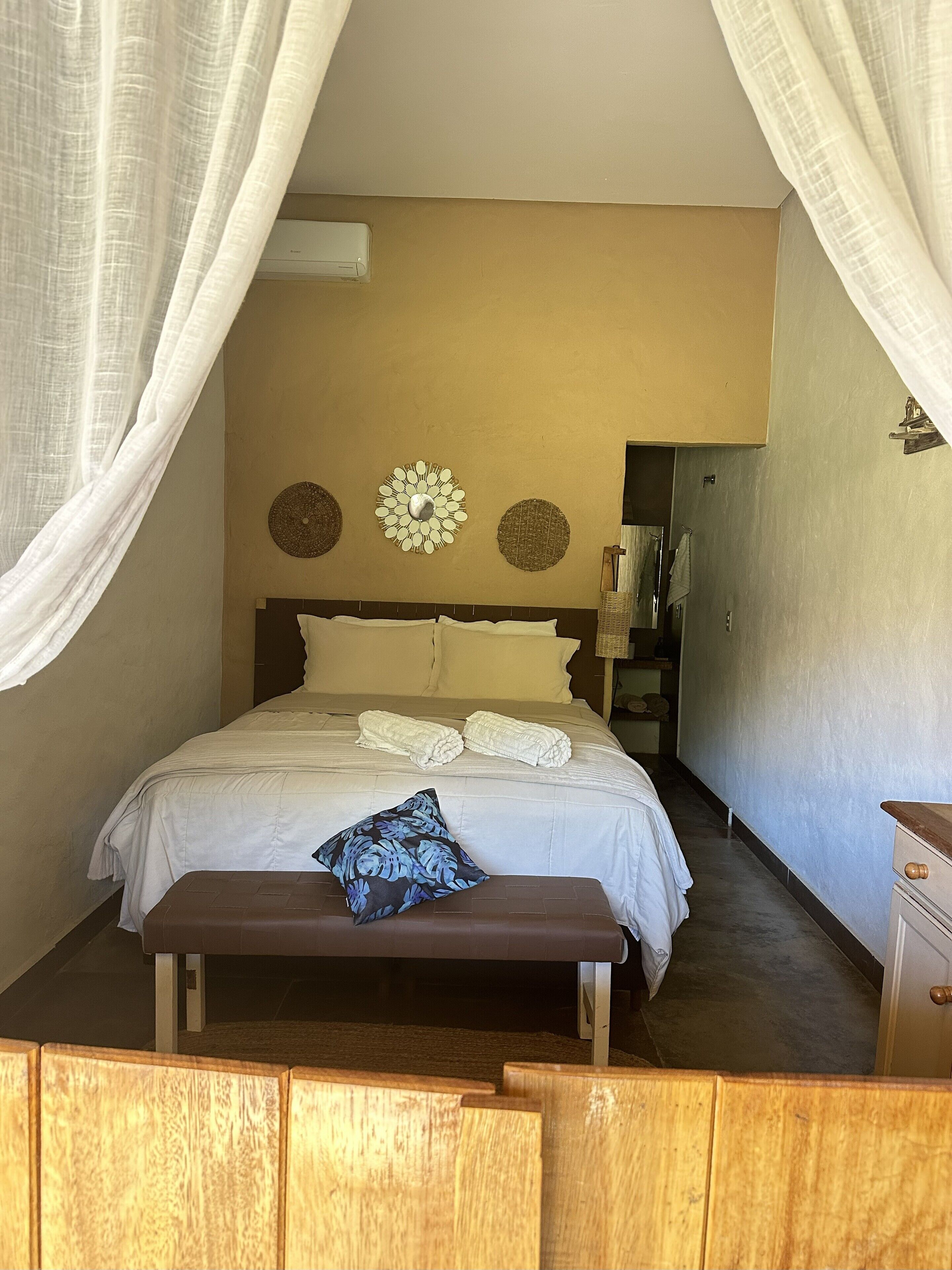 ARARA | 高級寝具、客室ごとに異なるインテリア、WiFi (無料)、ベッドシーツ