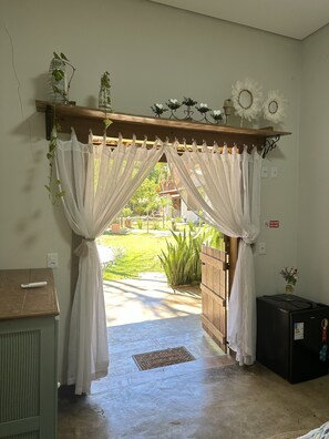 Literie de qualité supérieure, ameublement personnalisé, Wi-Fi gratuit