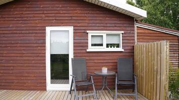 Cabin, 1 Bedroom, Garden View | Terrace/patio