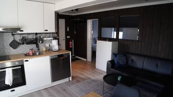 Cabin, 1 Bedroom, Garden View | Interior