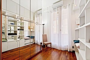 Apartment | 1 bedroom, iron/ironing board - Centro Piazza San Marco 1 Bright & Central Apar (Milan)