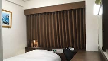 Basic Single Room, City View | Desk, free WiFi