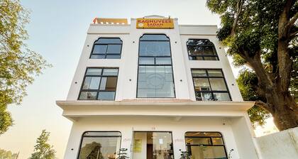 Raghuveer Sadan, Near Ram Mandir - 10 Min Walk