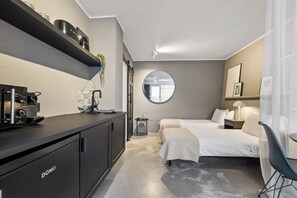 1 bedroom, iron/ironing board, travel cot, WiFi