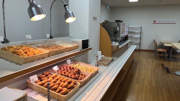 Free daily self-service breakfast - Hotel Alpha-One Niihama (Niihama)