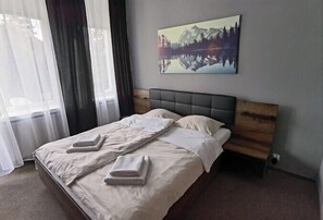 Doppia Standard, balcone, vista montagna | Lenzuola