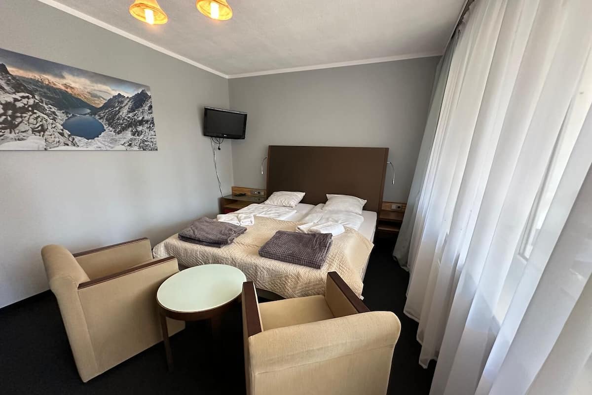Suite studio familiale, 2 chambres, vue sur la colline | Literie fournie