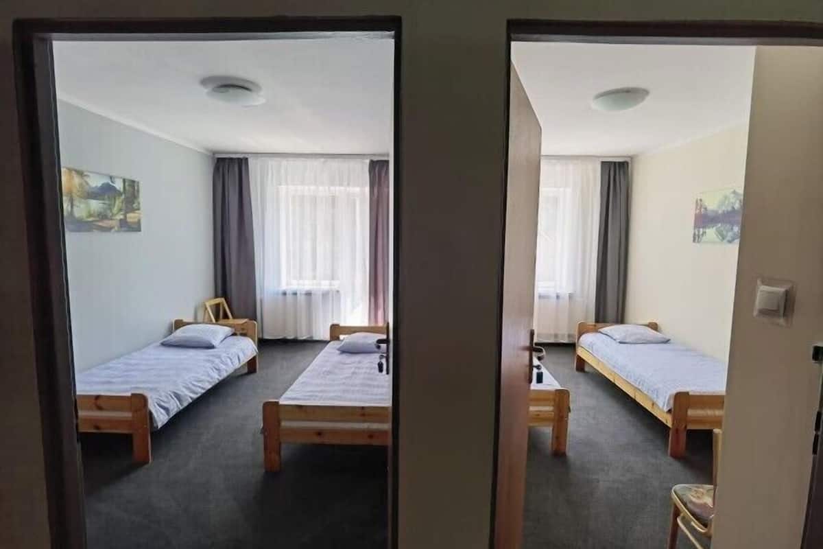 Chambre économique avec lits jumeaux, vue sur le complexe | Literie fournie